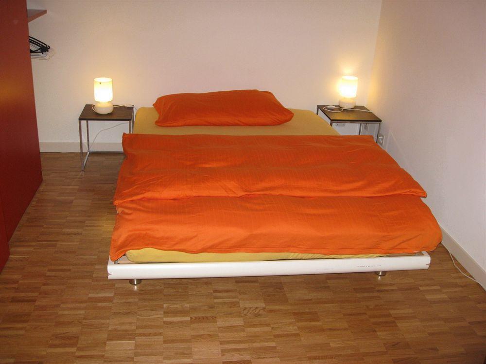 Unique Serviced Living @ Airport Line Apartment Basel