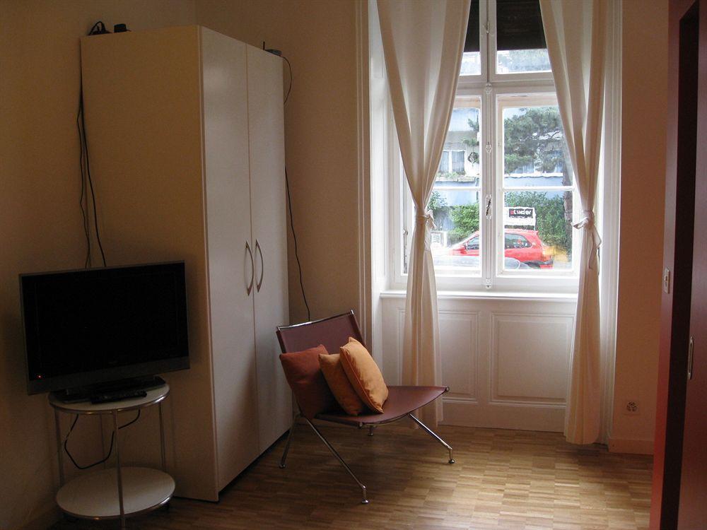 Unique Serviced Living @ Airport Line *