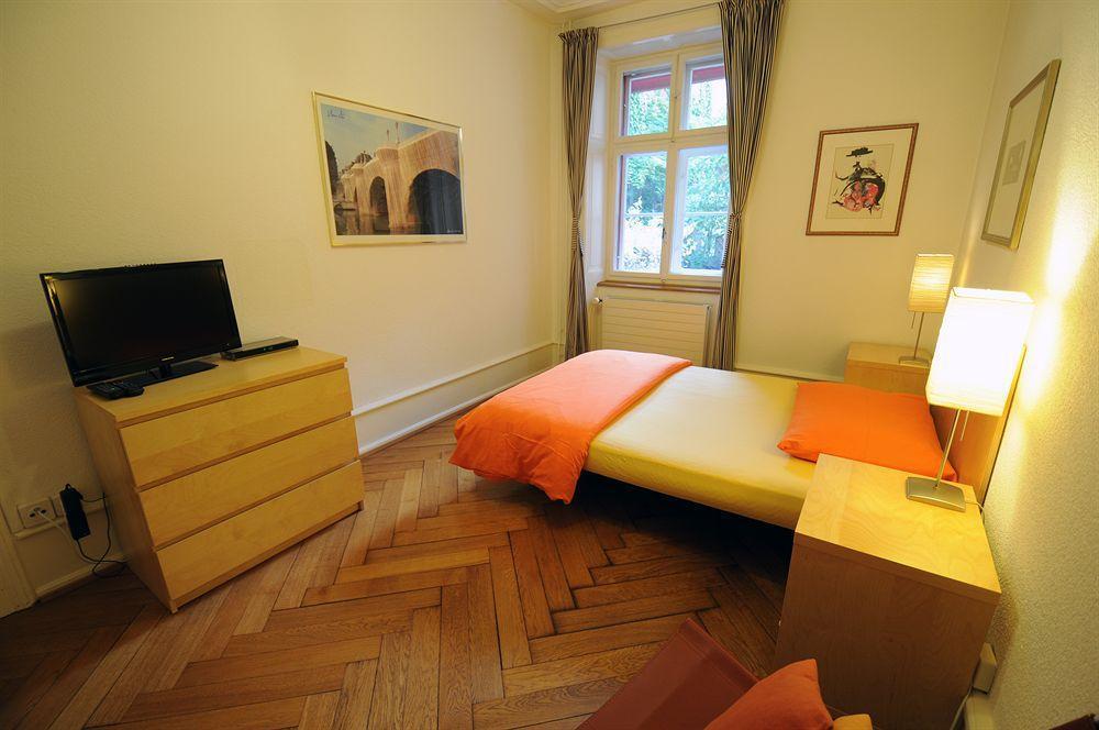 Apartment Unique Serviced Living @ Airport Line