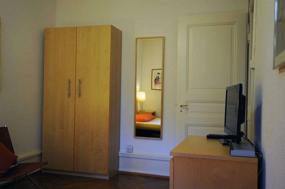 Apartment Unique Serviced Living @ Airport Line