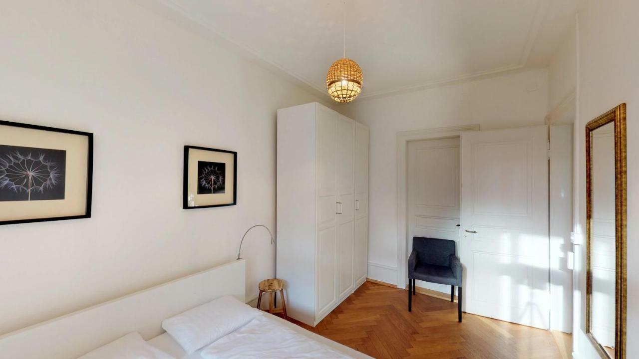 Apartment Unique Serviced Living @ Airport Line *
