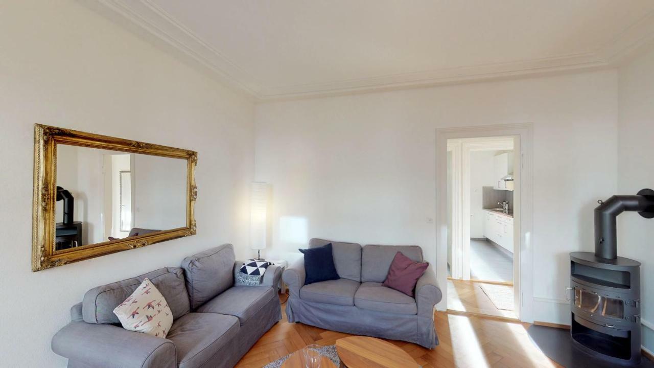Unique Serviced Living @ Airport Line Apartment *