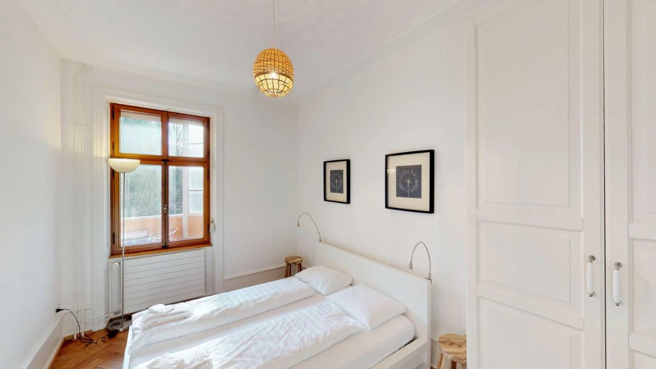 Unique Serviced Living @ Airport Line Apartment Basel